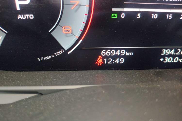 Used Audi A6L 2022 45 TFSI Prestige Dynamic Edition Odometer Close Up