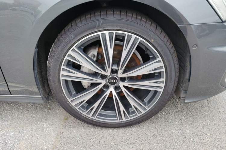Used Audi A6L 2022 45 TFSI quattro Prestige Dynamic Edition Right Front Wheel Hub
