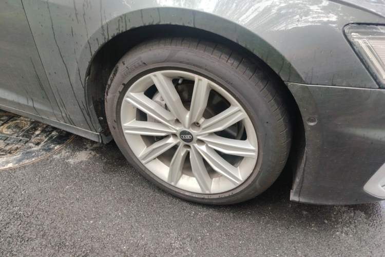 Used Audi A6L 2022 45 TFSI Prestige Dynamic Edition Right Front Wheel Hub