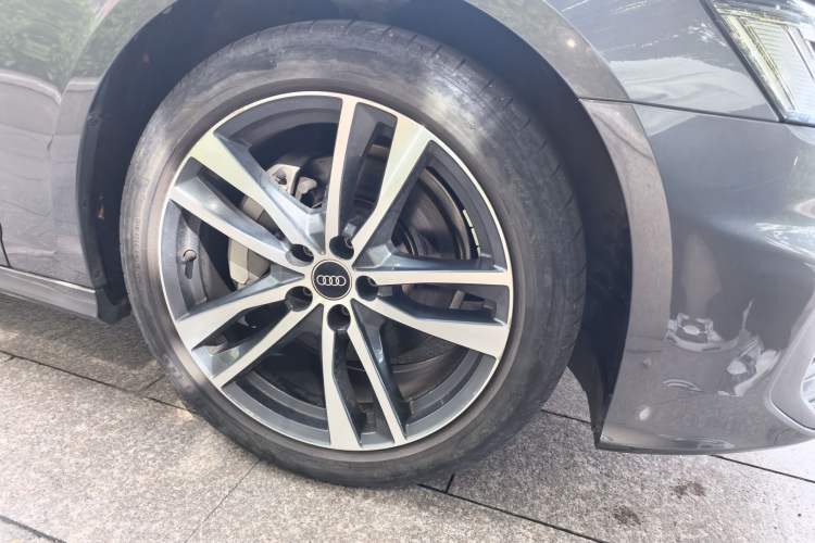 Used Audi A6L 2022 40 TFSI Luxury Dynamic Model Right Front Wheel Hub