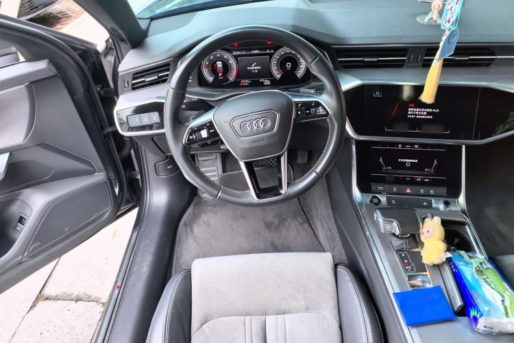 Used Audi A6L 2022 40 TFSI Luxury Dynamic Model Steering Wheel
