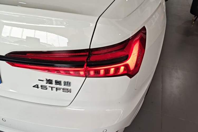 Used Audi A6L 2022 45 TFSI Prestige Dynamic Edition Right Rear Taillight