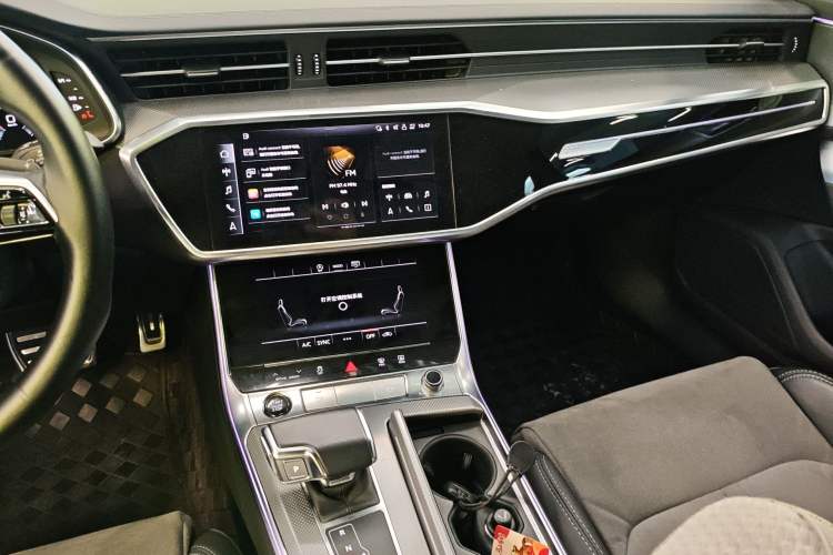 Used Audi A6L 2023 40 TFSI Luxury Dynamic Model Audio And AC Panel