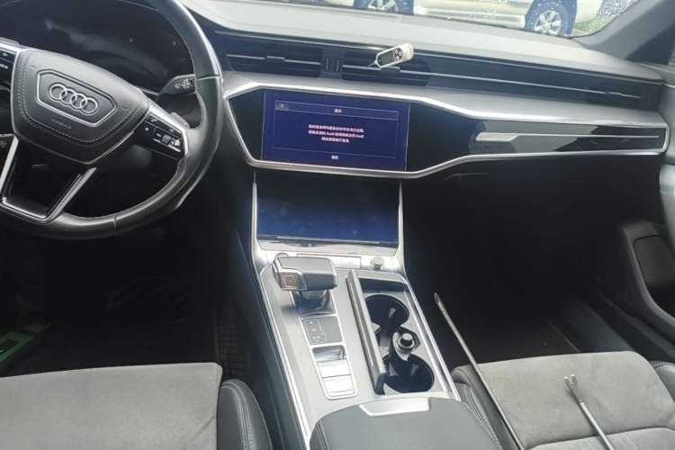 Used Audi A6L 2023 40 TFSI Luxury Dynamic Model Audio And AC Panel