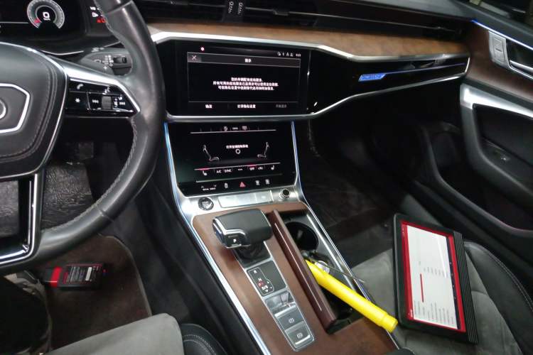 Used Audi A6L 2023 45 TFSI quattro Prestige Dynamic Edition Audio And AC Panel
