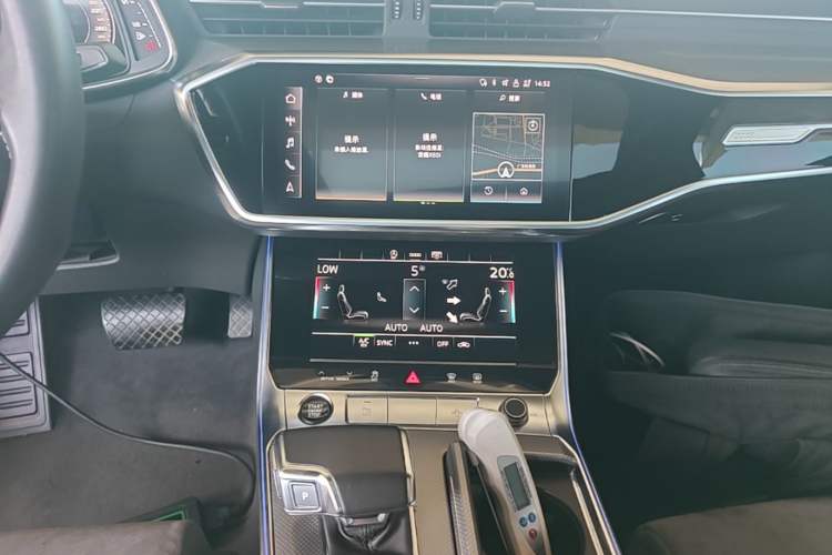Used Audi A6L 2023 Revised 40 TFSI Luxury Dynamic Edition Audio And AC Panel