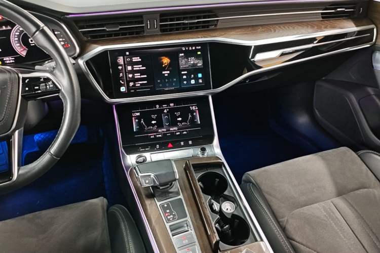 Used Audi A6L 2023 Revised 40 TFSI Luxury Dynamic Edition Audio And AC Panel
