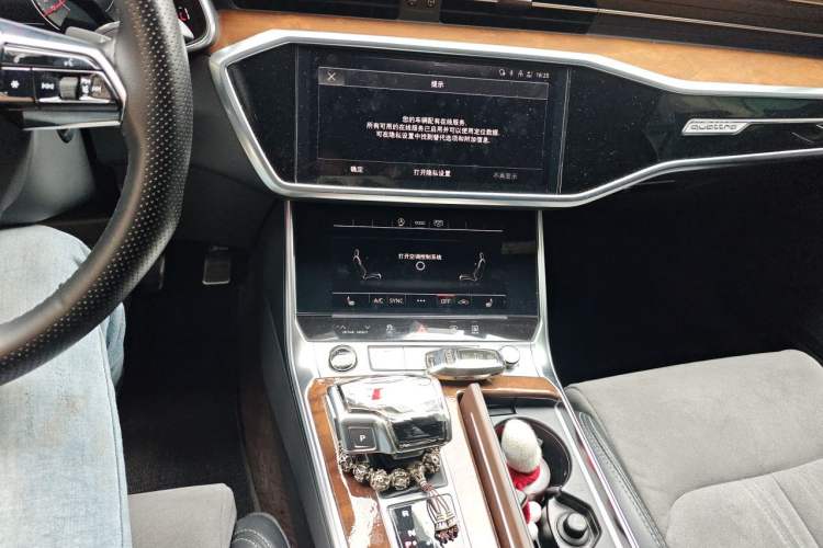 Used Audi A6L 2023 45 TFSI quattro Prestige Dynamic Edition Audio And AC Panel