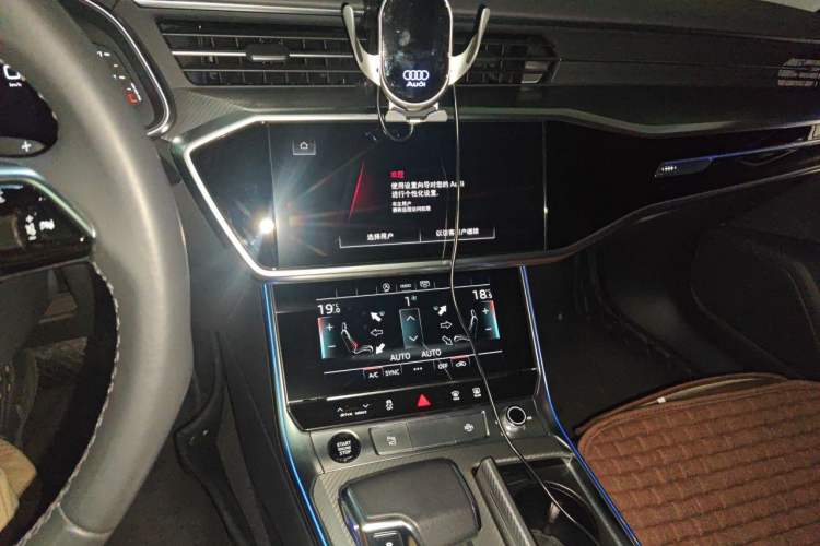 Used Audi A6L 2023 40 TFSI Luxury Prestige Edition Audio And AC Panel