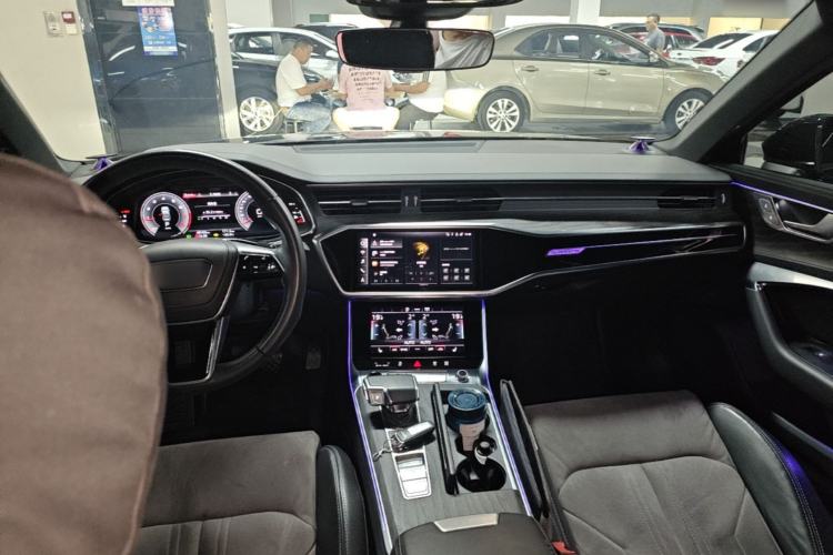 Used Audi A6L 2023 Revised Edition 45 TFSI quattro Prestige Dynamic Version Center Console