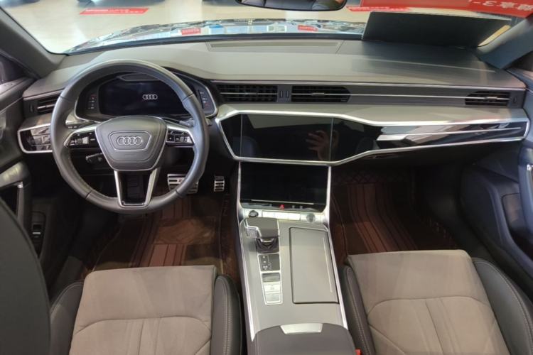 Used Audi A6L 2023 Revised 40 TFSI Luxury Dynamic Edition Center Console