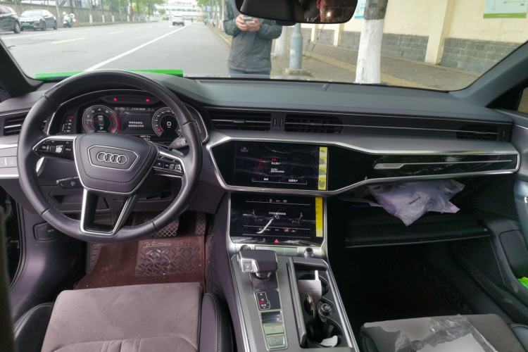 Used Audi A6L 2023 40 TFSI Luxury Dynamic Model Center Console