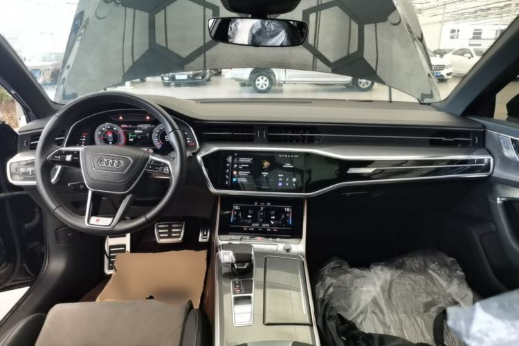 Used Audi A6L 2023 Revised 40 TFSI Luxury Dynamic Edition Center Console