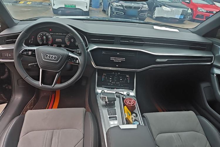 Used Audi A6L 2023 40 TFSI Luxury Dynamic Model Center Console