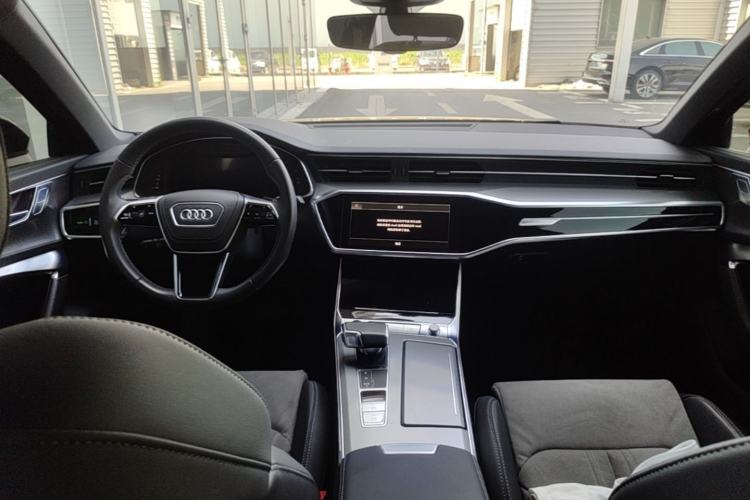 Used Audi A6L 2023 40 TFSI Luxury Dynamic Model Center Console