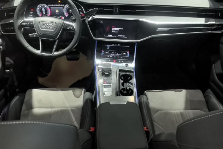 Used Audi A6L 2023 Revised 40 TFSI Luxury Dynamic Edition Center Console