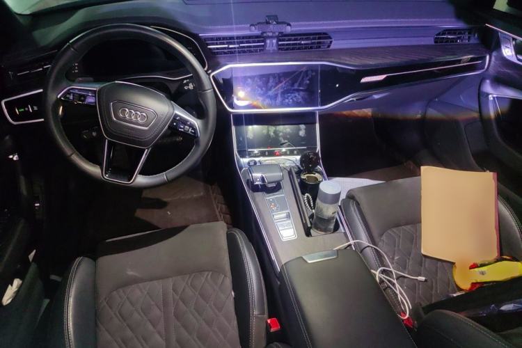 Used Audi A6L 2023 Revised Edition 45 TFSI quattro Prestige Dynamic Version Center Console