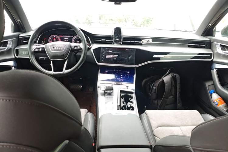 Used Audi A6L 2023 Revised 40 TFSI Luxury Dynamic Edition Center Console