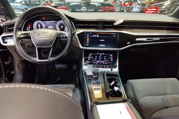 Used Audi A6L 2023 40 TFSI Luxury Dynamic Model Center Console