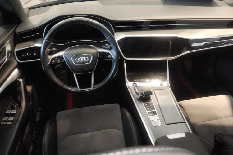 Used Audi A6L 2023 40 TFSI Luxury Dynamic Model Center Console
