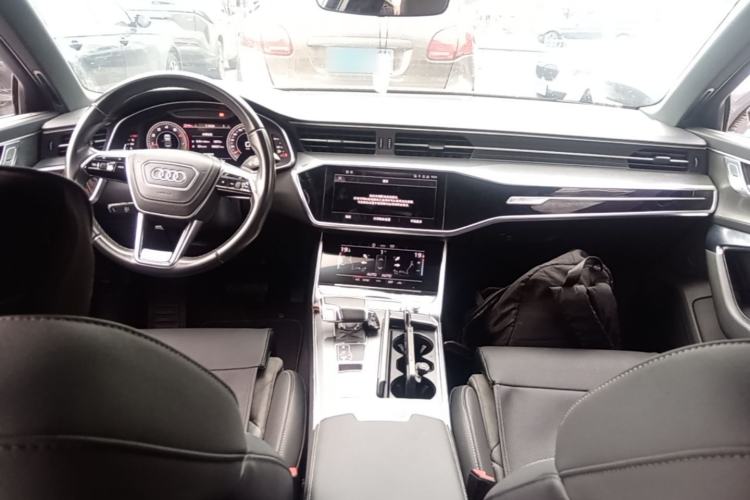 Used Audi A6L 2023 Revised 40 TFSI Luxury Dynamic Edition Center Console