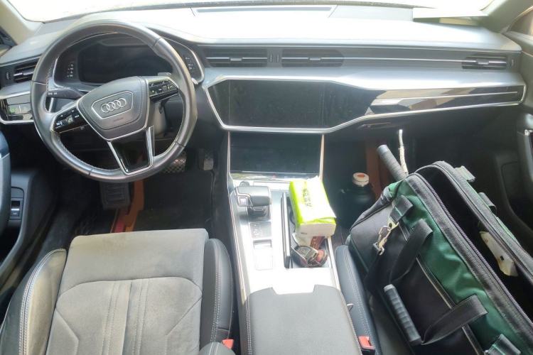 Used Audi A6L 2023 40 TFSI Luxury Dynamic Model Center Console