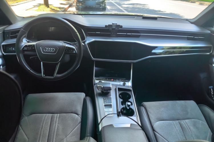 Used Audi A6L 2023 Revised 40 TFSI Luxury Dynamic Edition Center Console