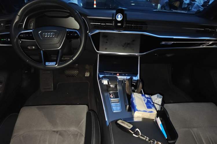 Used Audi A6L 2023 Revised 45 TFSI Prestige Dynamic Edition Center Console
