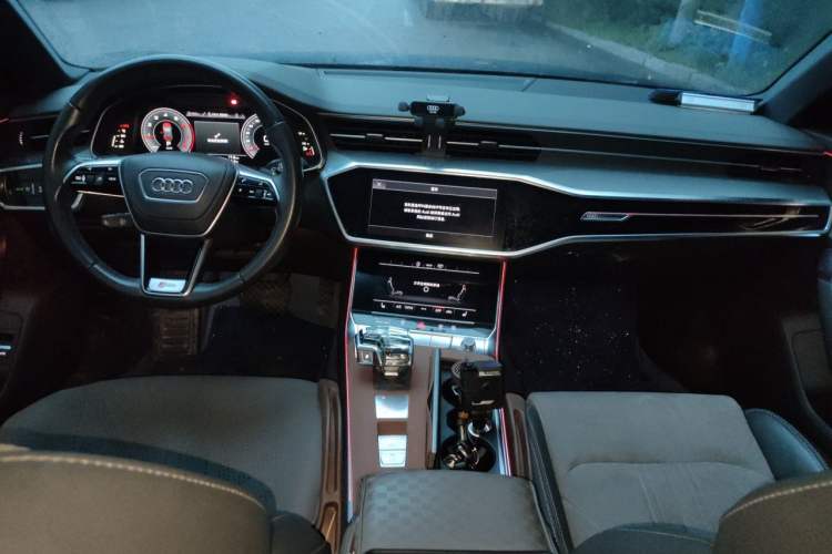 Used Audi A6L 2023 40 TFSI Luxury Dynamic Model Center Console