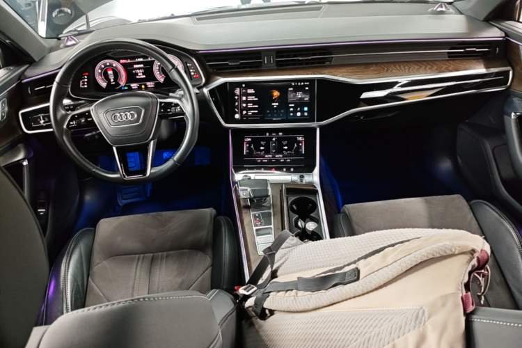 Used Audi A6L 2023 Revised 40 TFSI Luxury Dynamic Edition Center Console