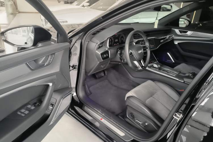 Used Audi A6L 2023 Revised 45 TFSI Prestige Dynamic Edition Driver Seat