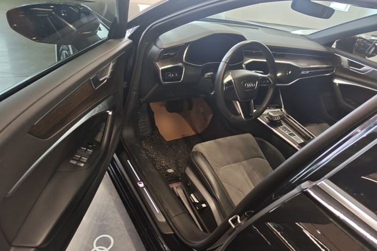 Used Audi A6L 2023 Revised 40 TFSI Luxury Dynamic Edition Driver Seat