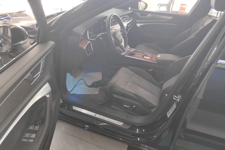 Used Audi A6L 2023 Revised 40 TFSI Luxury Dynamic Edition Driver Seat