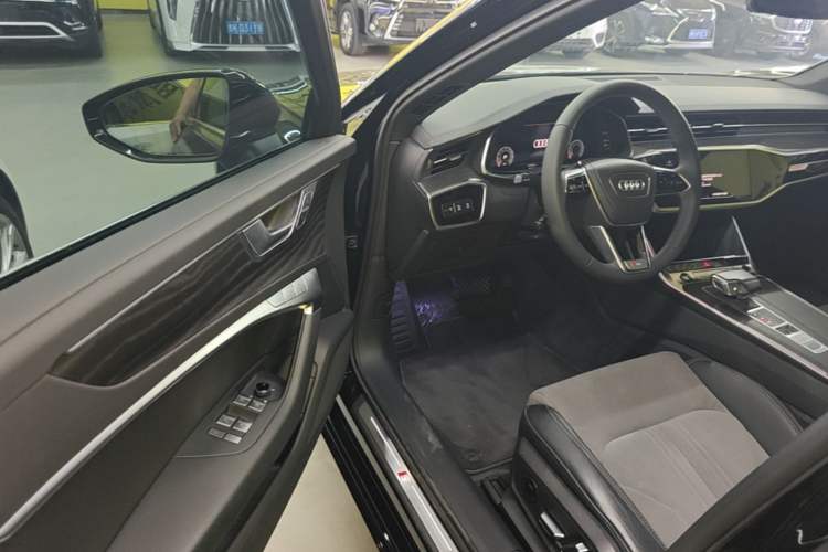 Used Audi A6L 2023 Revised Edition 45 TFSI quattro Prestige Dynamic Version Driver Seat