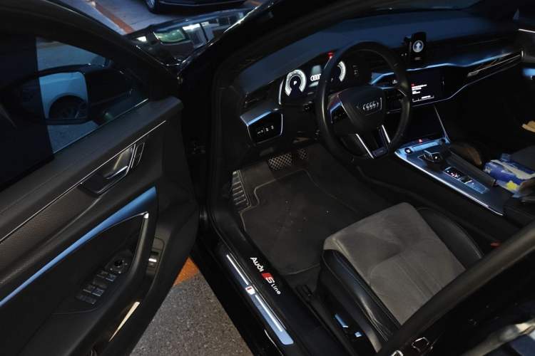 Used Audi A6L 2023 Revised 45 TFSI Prestige Dynamic Edition Driver Seat