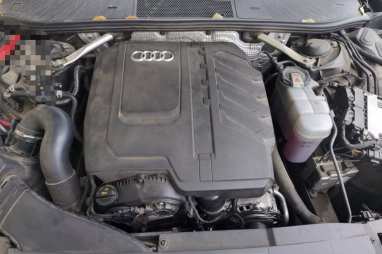 Used Audi A6L 2023 40 TFSI Luxury Dynamic Model Engine Bay