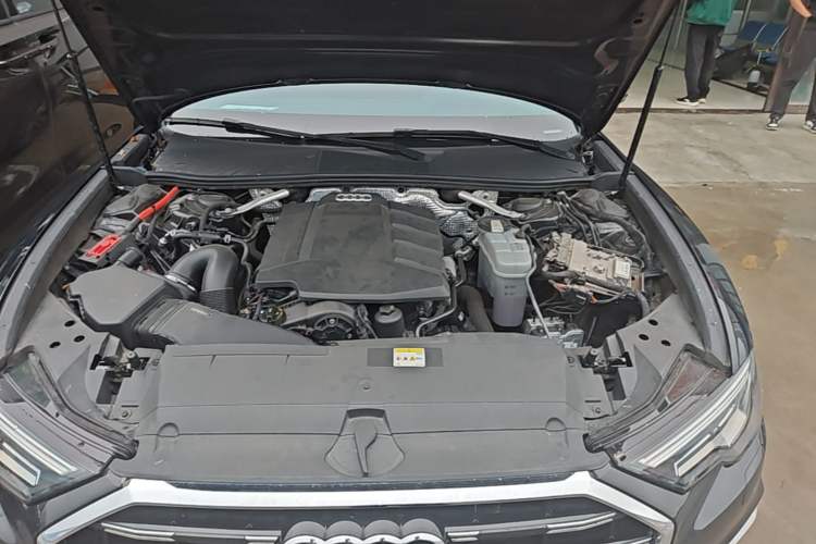 Used Audi A6L 2023 40 TFSI Luxury Dynamic Model Engine Bay