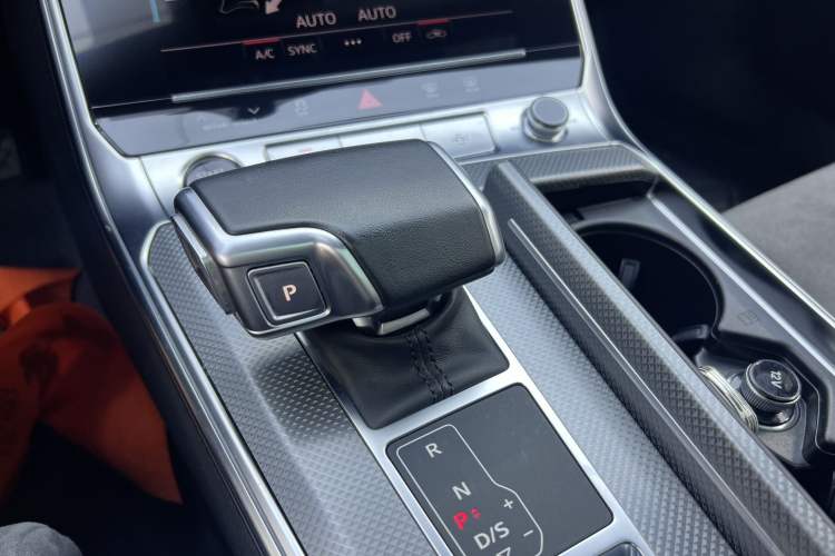 Used Audi A6L 2023 40 TFSI Luxury Dynamic Model Engine Bay