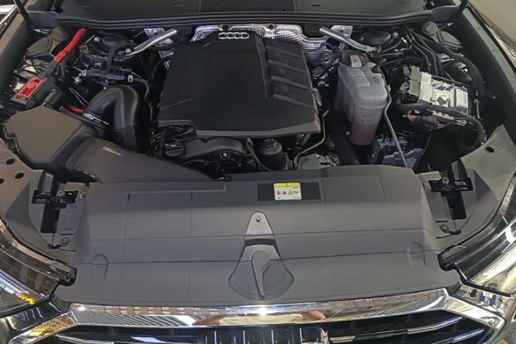 Used Audi A6L 2023 40 TFSI Luxury Dynamic Model Engine Bay