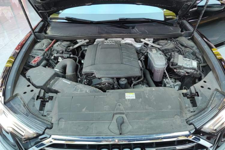Used Audi A6L 2023 40 TFSI Luxury Dynamic Model Engine Bay