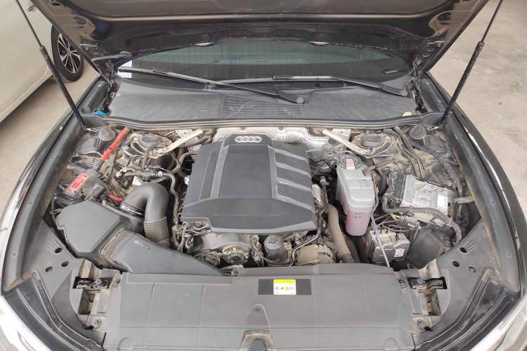 Used Audi A6L 2023 40 TFSI Luxury Dynamic Model Engine Bay
