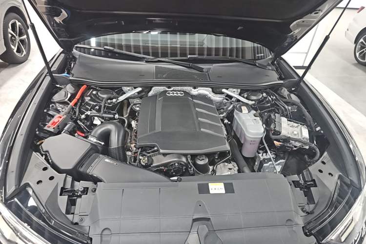 Used Audi A6L 2023 40 TFSI Luxury Dynamic Model Engine Bay