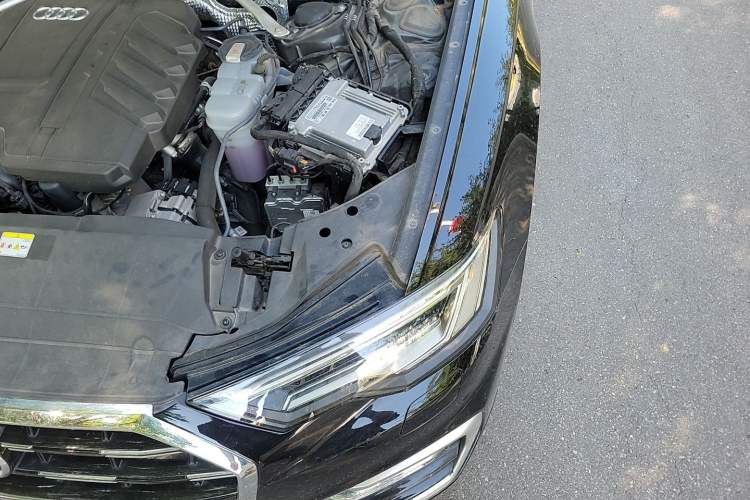 Used Audi A6L 2023 Revised 40 TFSI Luxury Dynamic Edition Engine Bay Left