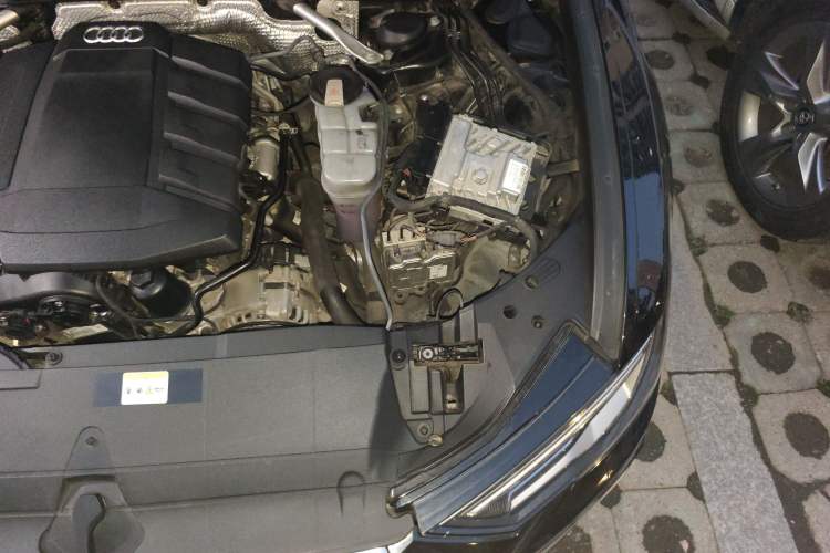 Used Audi A6L 2023 40 TFSI Luxury Dynamic Model Engine Bay Left