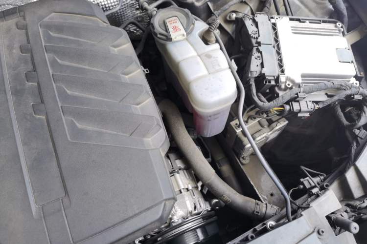 Used Audi A6L 2023 40 TFSI Luxury Dynamic Model Engine Bay Left