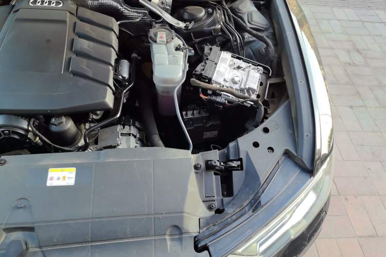 Used Audi A6L 2023 40 TFSI Luxury Dynamic Model Engine Bay Left