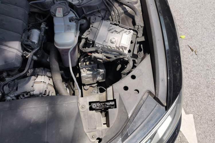 Used Audi A6L 2023 45 TFSI Prestige Dynamic Edition Engine Bay Left