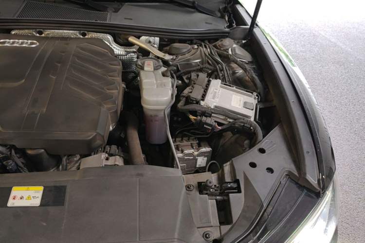 Used Audi A6L 2023 Revised 40 TFSI Luxury Dynamic Edition Engine Bay Left