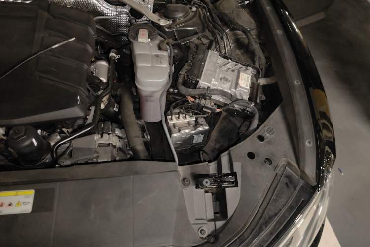 Used Audi A6L 2023 45 TFSI Prestige Dynamic Edition Engine Bay Left