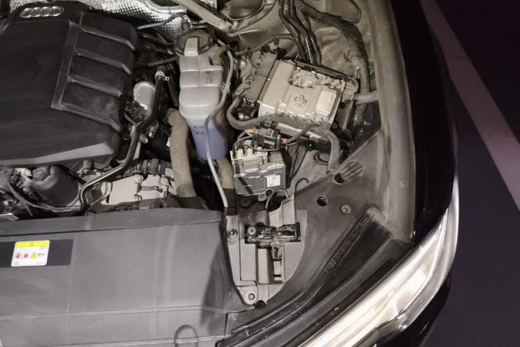 Used Audi A6L 2023 40 TFSI Luxury Prestige Edition Engine Bay Left